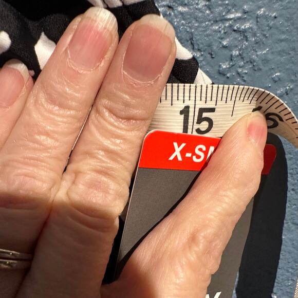 Hurley NWT Size X-Small One Piece Bathing Suit Black White Floral Vacation Beach - Picture 3 of 14